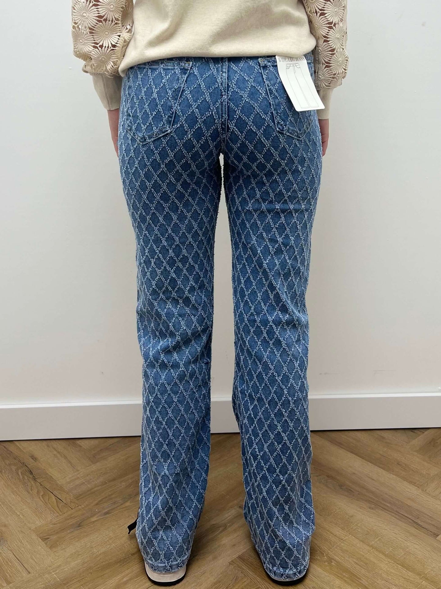 Hello Miss Wide Leg Jeans Met Ruitpatroon gezien van achteren, blauwe jeans met ruitpatroon, casual stijl