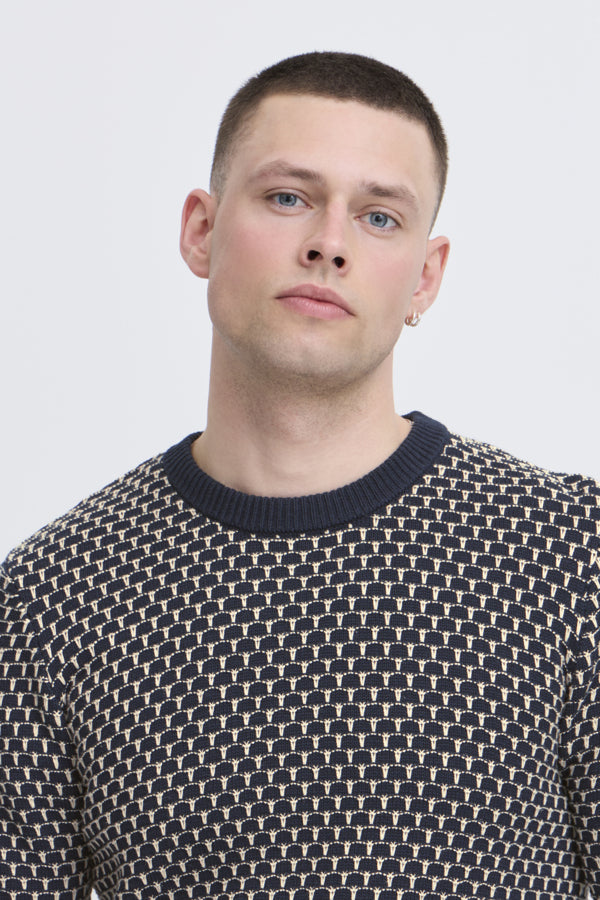 BHDONG crew heren Salute – voorzijde model close up