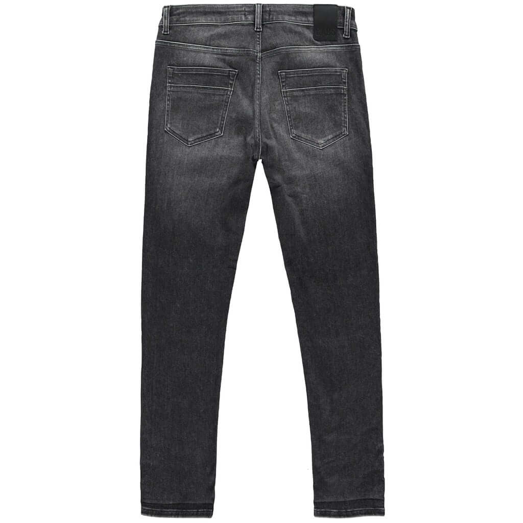 Achterzijde van de Cars Jeans Bates zwarte slim fit jeans, stijlvolle en comfortabele 5-pocket broek.