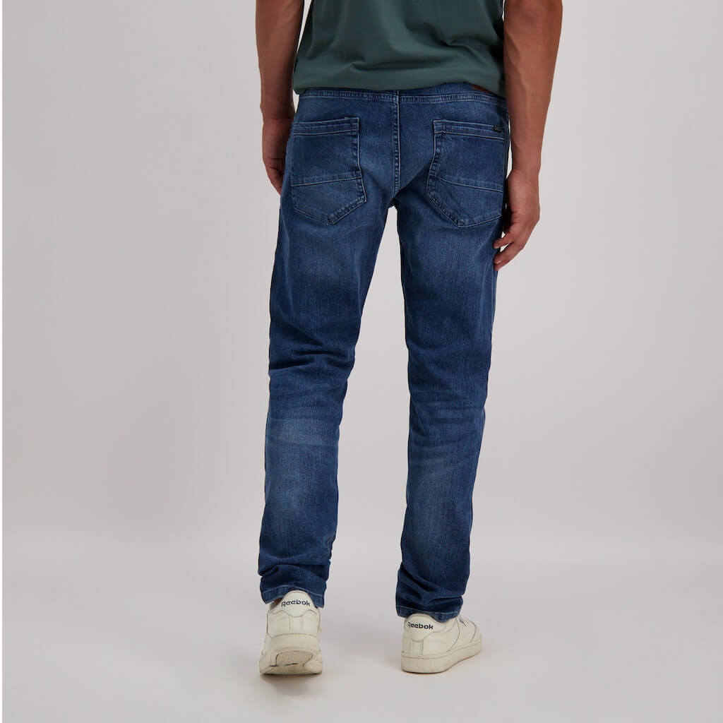 Achteraanzicht van de Cars Jeans Douglas Stone in blauwe regular fit met 5-pocket model.