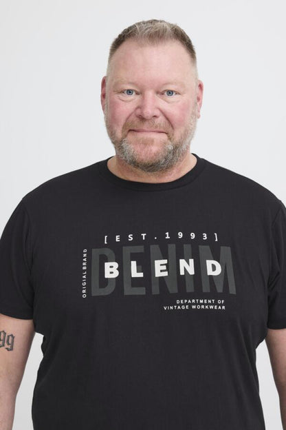 BHKIMAN tee heren grote maten zwart – voorzijde close up