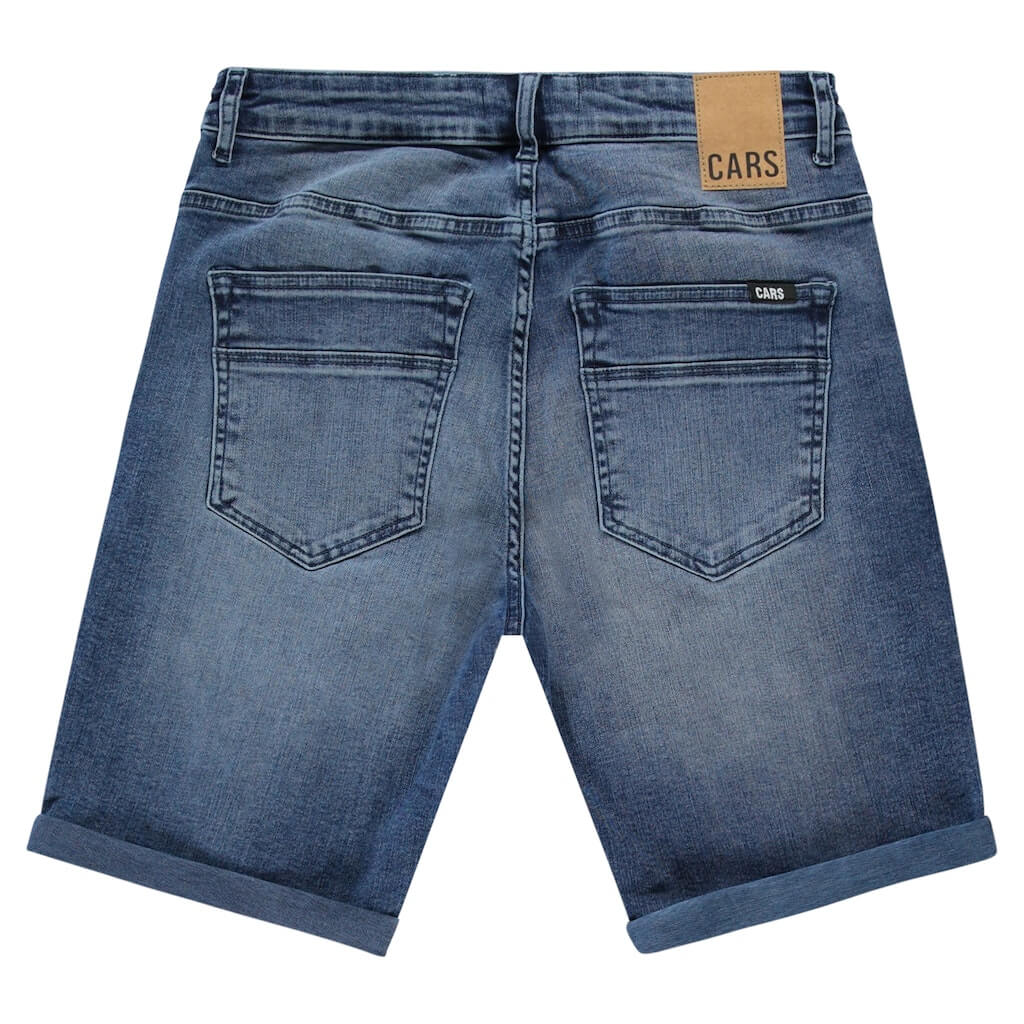 Achterkant van Cars Jeans korte jeans broek in Stone Used kleur met vijf zakken en opgerolde pijpen.
