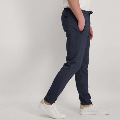 Cars Jeans Grope Navy 4829412 slim fit joggingbroek in navy met ritssluitingen en touwtjes, comfortabel en veelzijdig.